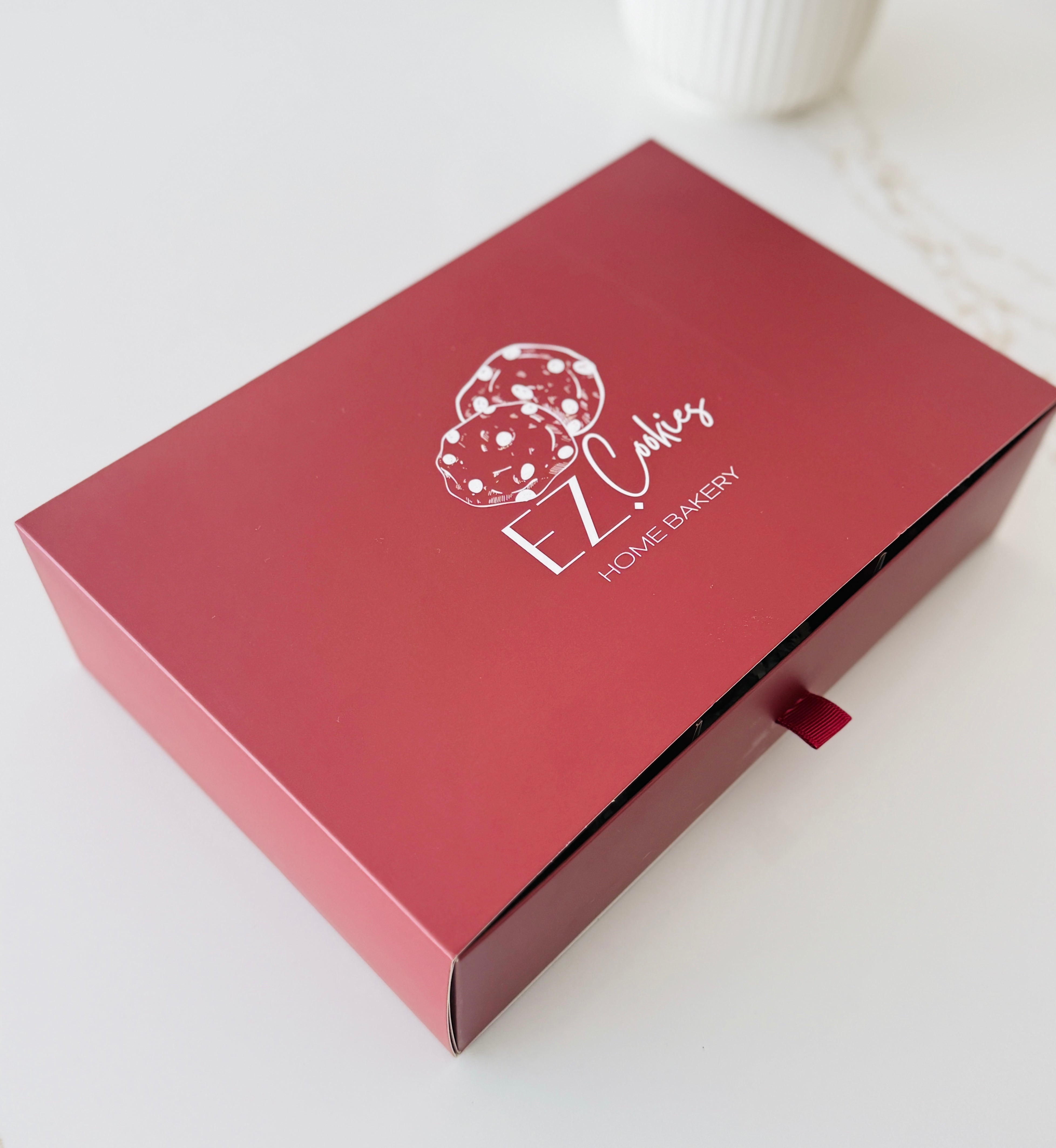 SIGNATURE MONTHLY COOKIE BOX