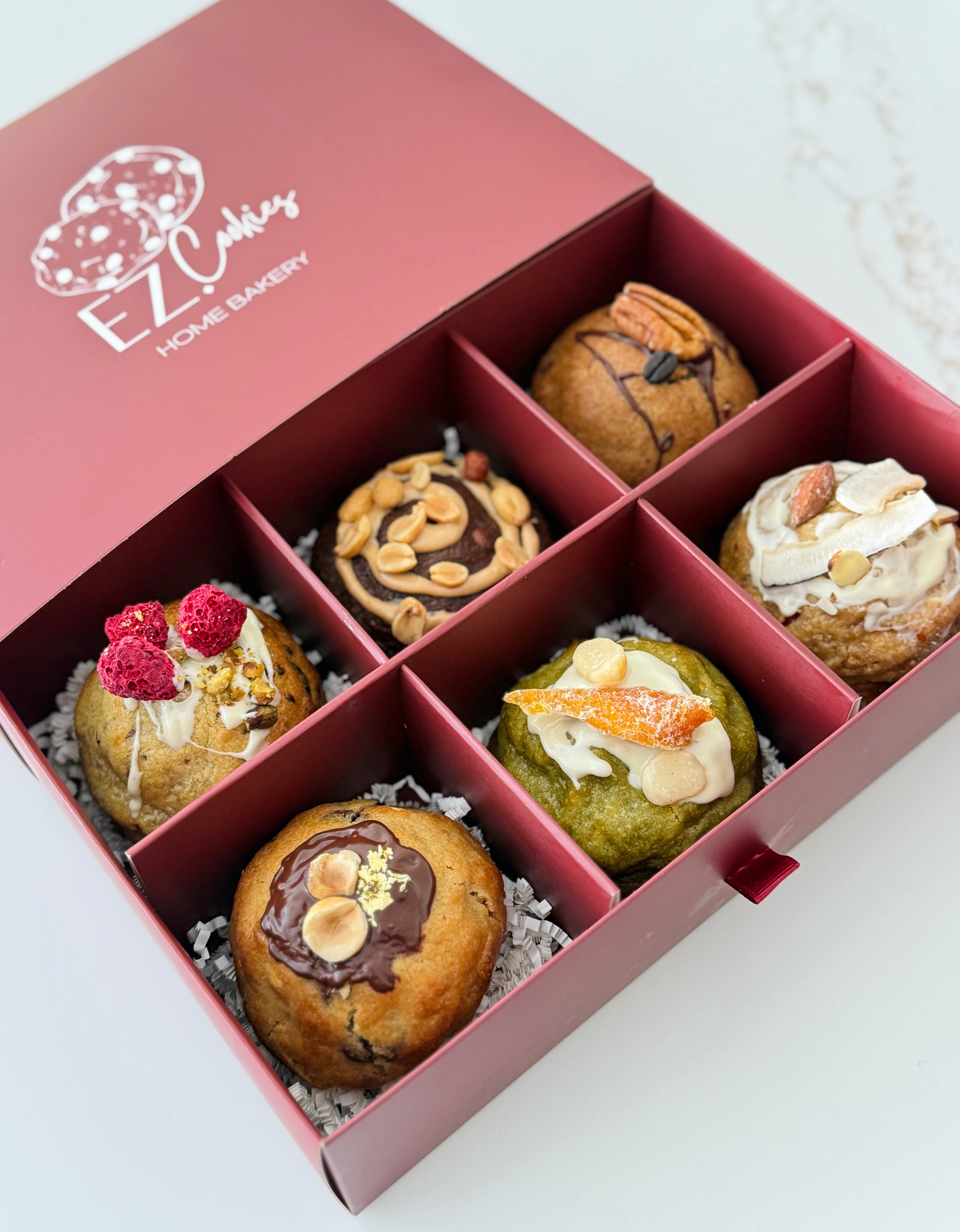 SIGNATURE MONTHLY COOKIE BOX