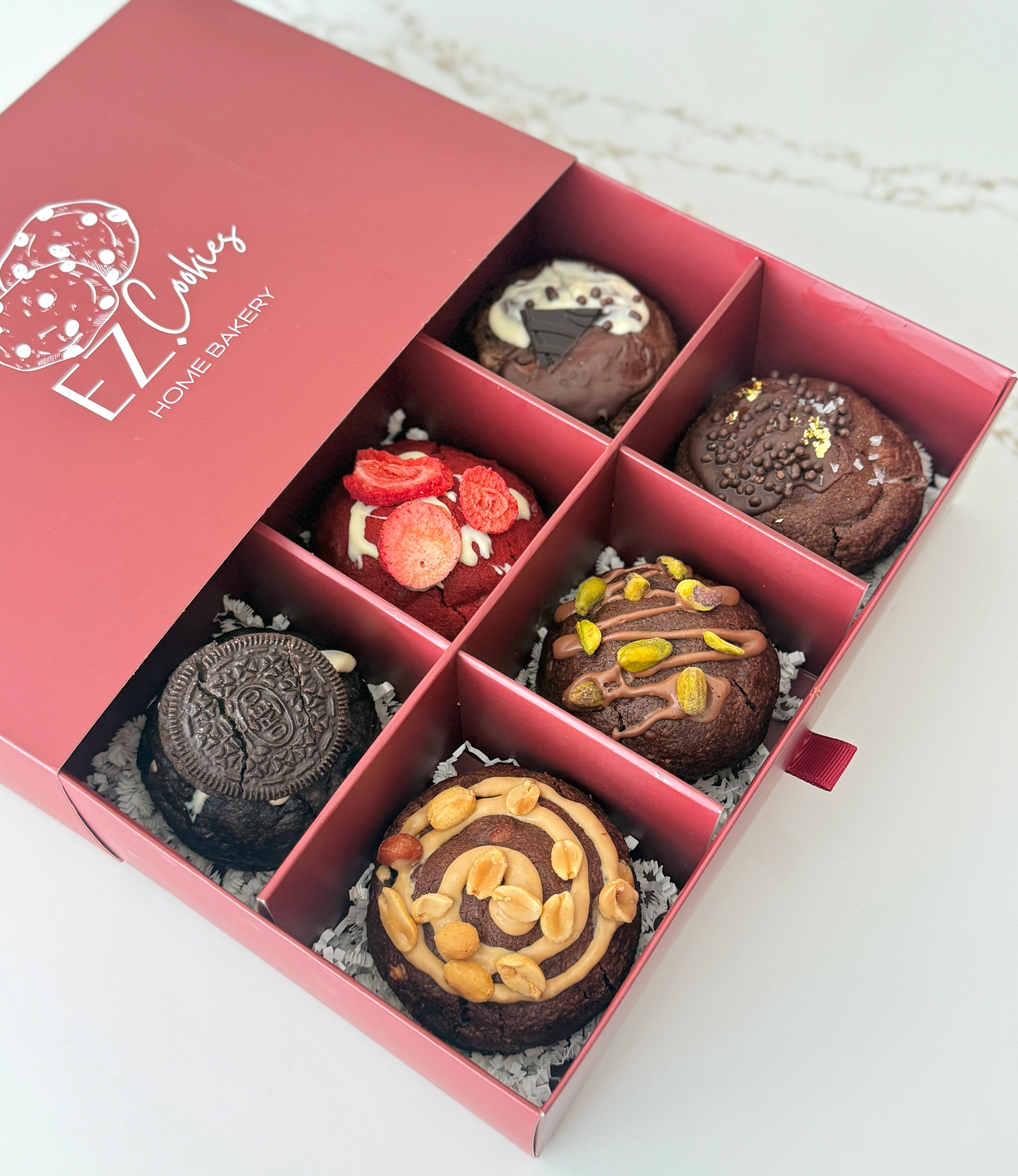 SIGNATURE MONTHLY COOKIE BOX